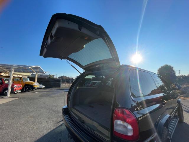 ダッジ・ラム ラムチャージャー 新車並行 ユーザー買取 当社メンテ済車両 希少ラムチャージャー V8-5.9マグナムエンジン AWCデイトナ15inch&YOKOHAMAジオランダー R7.3月車検時(69,886km)燃料ポンプ/プラグ8本/タイロッドエンドアウター交換済(45枚目)