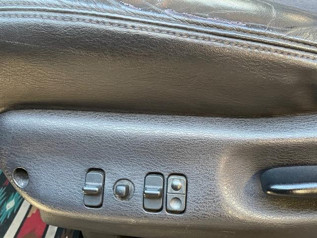 ダッジ・ラム ラムチャージャー 新車並行 ユーザー買取 当社メンテ済車両 希少ラムチャージャー V8-5.9マグナムエンジン AWCデイトナ15inch&YOKOHAMAジオランダー R7.3月車検時(69,886km)燃料ポンプ/プラグ8本/タイロッドエンドアウター交換済(52枚目)