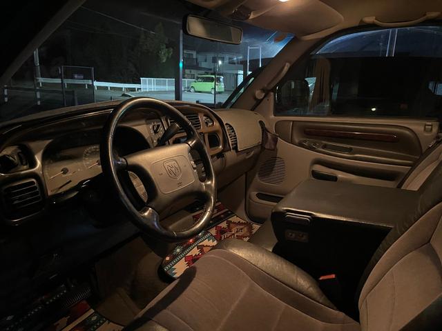 ダッジ・ラム ラムチャージャー 新車並行 ユーザー買取 当社メンテ済車両 希少ラムチャージャー V8-5.9マグナムエンジン AWCデイトナ15inch&YOKOHAMAジオランダー R7.3月車検時(69,886km)燃料ポンプ/プラグ8本/タイロッドエンドアウター交換済(61枚目)