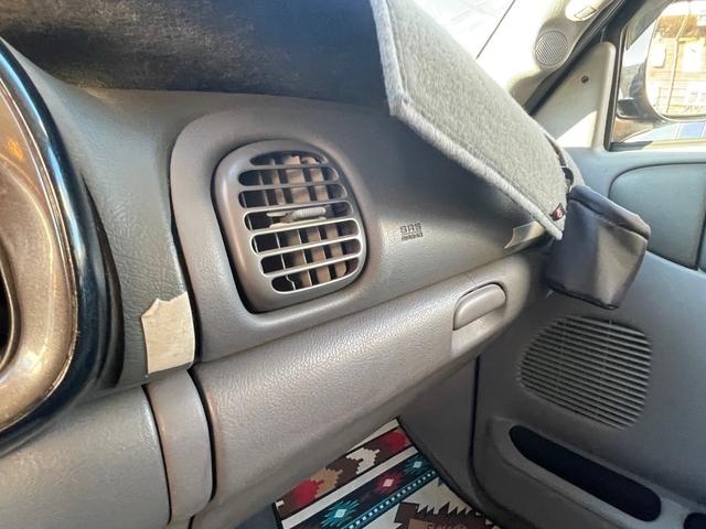 ダッジ・ラム ラムチャージャー 新車並行 ユーザー買取 当社メンテ済車両 希少ラムチャージャー V8-5.9マグナムエンジン AWCデイトナ15inch&YOKOHAMAジオランダー R7.3月車検時(69,886km)燃料ポンプ/プラグ8本/タイロッドエンドアウター交換済(63枚目)