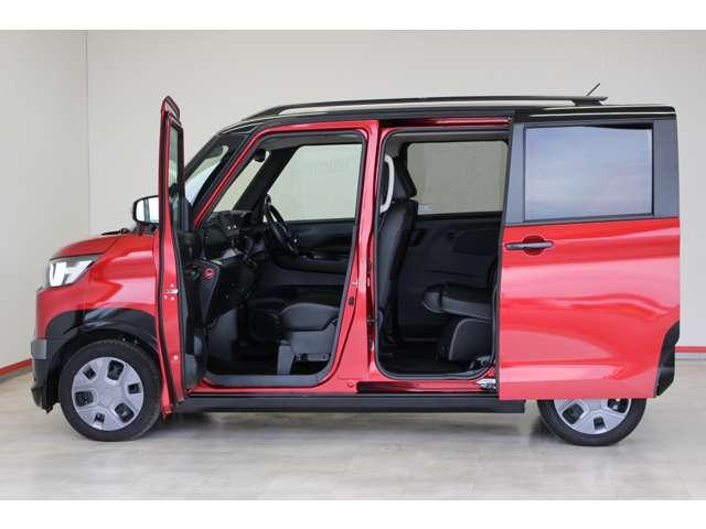 両側電動スライドドア