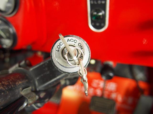 ジープ キャンバストップ　オリジナルノーマルＪ５５ディーゼルターボ幌＆サントップ全塗装済４ナンバーＮＯｘＰＭ不適合４ＤＲ５切替式４ＷＤ禁煙車４ＭＴフリーハブ２．７Ｌ下廻り防錆済走行１．４万キロ最終年式車取扱説明書保証書記録簿（63枚目）