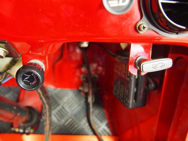 ジープ キャンバストップ　オリジナルノーマルＪ５５ディーゼルターボ幌＆サントップ全塗装済４ナンバーＮＯｘＰＭ不適合４ＤＲ５切替式４ＷＤ禁煙車４ＭＴフリーハブ２．７Ｌ下廻り防錆済走行１．４万キロ最終年式車取扱説明書保証書記録簿（66枚目）