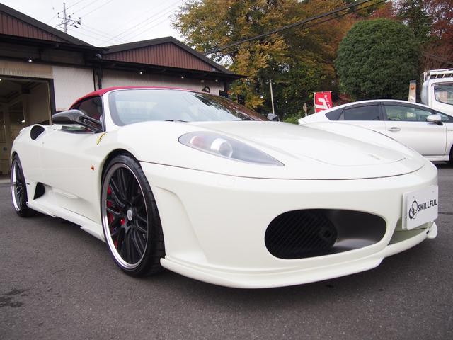 Ｆ４３０スパイダー Ｆ１　ＨＡＭＡＮＮフルエアロＷＯＲＫ２０ＡＷ車高調Ｊ－ＷＯＬＦ可変マフラーイノテックエキマニＣＯＲＮＥＳ正規ディーラー車スクーデリアカーボンミラーロッソレザー＆幌＆キャリパーナビＢカメラカーボンインテリア（3枚目）