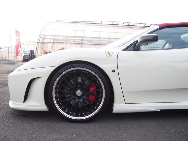 Ｆ４３０スパイダー Ｆ１　ＨＡＭＡＮＮフルエアロＷＯＲＫ２０ＡＷ車高調Ｊ－ＷＯＬＦ可変マフラーイノテックエキマニＣＯＲＮＥＳ正規ディーラー車スクーデリアカーボンミラーロッソレザー＆幌＆キャリパーナビＢカメラカーボンインテリア（18枚目）