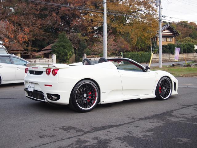 Ｆ４３０スパイダー Ｆ１　ＨＡＭＡＮＮフルエアロＷＯＲＫ２０ＡＷ車高調Ｊ－ＷＯＬＦ可変マフラーイノテックエキマニＣＯＲＮＥＳ正規ディーラー車スクーデリアカーボンミラーロッソレザー＆幌＆キャリパーナビＢカメラカーボンインテリア（40枚目）