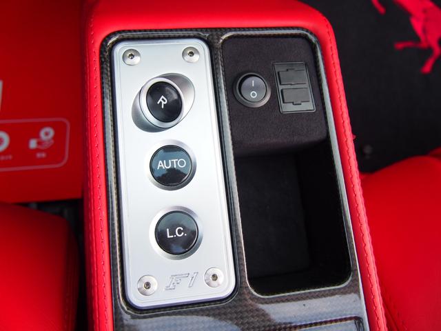 Ｆ４３０スパイダー Ｆ１　ＨＡＭＡＮＮフルエアロＷＯＲＫ２０ＡＷ車高調Ｊ－ＷＯＬＦ可変マフラーイノテックエキマニＣＯＲＮＥＳ正規ディーラー車スクーデリアカーボンミラーロッソレザー＆幌＆キャリパーナビＢカメラカーボンインテリア（63枚目）