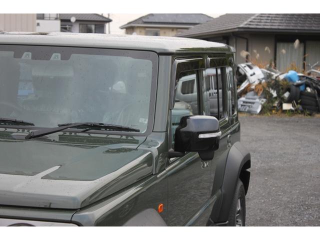 ジムニーノマド ＦＣ　登録済未使用車　衝突被害軽減システム　車線逸脱警報　レーダークルーズ　コーナーセンサー　スマートキー　ＬＥＤヘッド　オートハイビーム　オートライト　純正１５ＡＷ　純正マット　純正サイドバイザー（6枚目）
