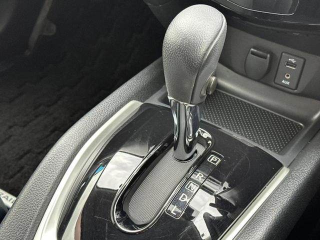 エクストレイル ４ＷＤ２０ＸブラックエクストリーマーＸエマブレパッケ　保証書／純正　ＳＤナビ／エマージェンシーブレーキ／シートヒーター　前席／車線逸脱防止支援システム／電動バックドア／ヘッドランプ　ＨＩＤ／Ｂｌｕｅｔｏｏｔｈ接続／ＥＴＣ／ＥＢＤ付ＡＢＳ　４ＷＤ（18枚目）