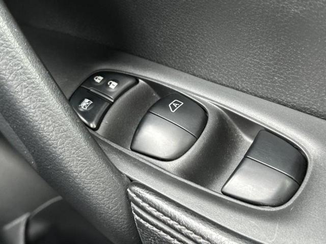 エクストレイル ４ＷＤ２０ＸブラックエクストリーマーＸエマブレパッケ　保証書／純正　ＳＤナビ／エマージェンシーブレーキ／シートヒーター　前席／車線逸脱防止支援システム／電動バックドア／ヘッドランプ　ＨＩＤ／Ｂｌｕｅｔｏｏｔｈ接続／ＥＴＣ／ＥＢＤ付ＡＢＳ　４ＷＤ（30枚目）