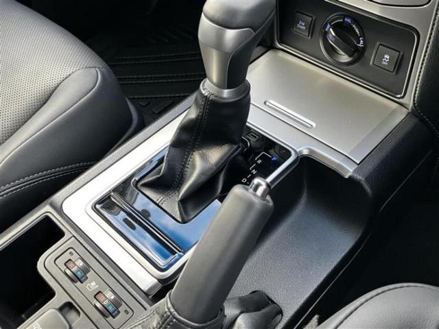 ランドクルーザープラド ４ＷＤ　ＴＸ　Ｌパッケージマットブラックエディション　保証書／純正　ＳＤナビ／衝突安全装置／シートヒーター／パノラミックビューモニター／車線逸脱防止支援システム／シート　フルレザー／パーキングアシスト　バックガイド／ドライブレコーダー　社外　革シート（12枚目）