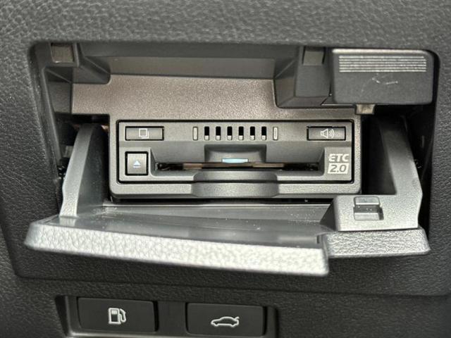 ＥＳ ＥＳ３００ｈバージョンＬ　新品タイヤ／サンルーフ／保証書／純正　ＨＤＤナビ／デジタルインナーミラー／衝突安全装置／シートヒーター　前席／全方位モニター／車線逸脱防止支援システム／シート　フルレザー　革シート　全周囲カメラ（24枚目）