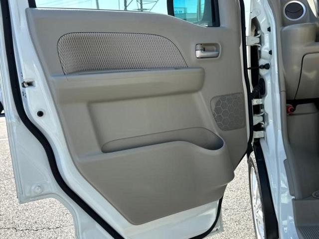 スクラムワゴン PZターボスペシャル 新品タイヤ/保証書/社外 SDナビ/セーフティサポート(スズキ)/両側電動スライドドア/車線逸脱防止支援システム/パーキングアシスト バックガイド/オートステップ/ヘッドランプ HID ターボ 禁煙車(22枚目)