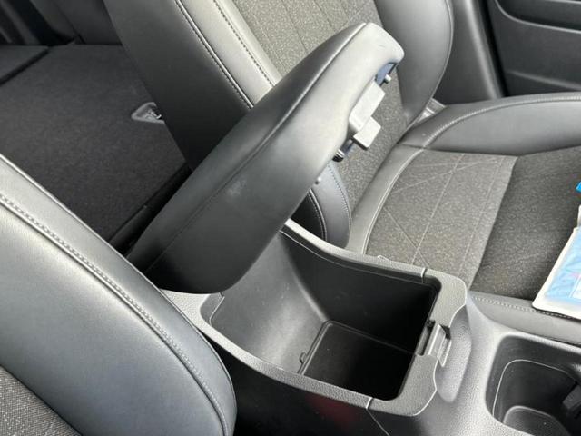 ヴェゼル eHEV Z ディスプレイオーディオ+ナビ9インチ/ホンダセンシング/シートヒーター 前席/車線逸脱防止支援システム/シート ハーフレザー/ドライブレコーダー 前後/ヘッドランプ LED/USBジャック 禁煙車(32枚目)