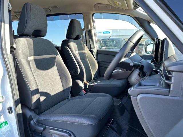 セレナ eパワーハイウェイスターV 純正エアロ/保証書/純正 12.3インチ メモリーナビ/フリップダウンモニター 純正 11インチ/エマージェンシーブレーキ/両側電動スライドドア/シートヒーター 前席/アラウンドビューモニター ETC(4枚目)