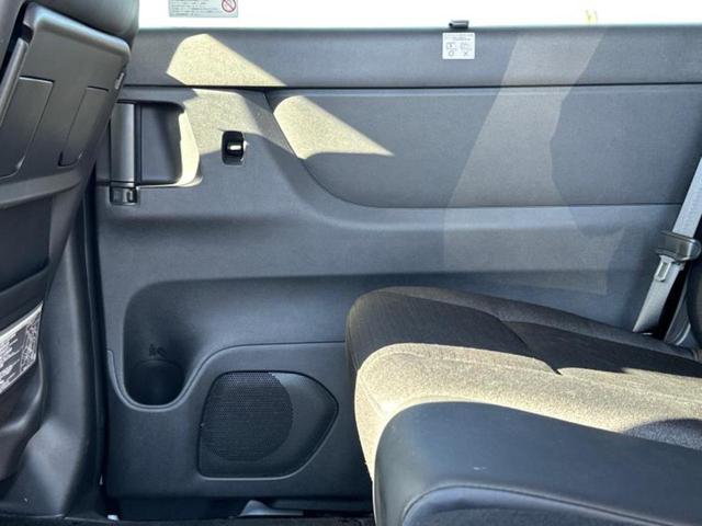 セレナ eパワーハイウェイスターV 純正エアロ/保証書/純正 12.3インチ メモリーナビ/フリップダウンモニター 純正 11インチ/エマージェンシーブレーキ/両側電動スライドドア/シートヒーター 前席/アラウンドビューモニター ETC(25枚目)