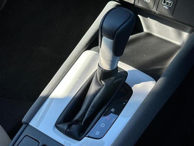 フィット eHEVクロスター ディスプレイオーディオ+ナビ9インチ/ホンダセンシング/車線逸脱防止支援システム/ドライブレコーダー 前後/ヘッドランプ LED/Bluetooth接続/ETC2.0/EBD付ABS バックカメラ(18枚目)