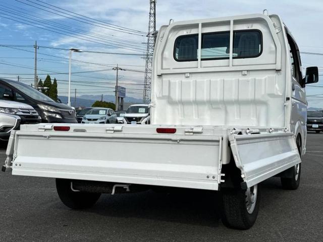 NT100クリッパートラック 4WD DXセーフティパッケージ 新品タイヤ/保証書/エマージェンシーブレーキ/車線逸脱防止支援システム/ABS/横滑り防止装置/エアバッグ 運転席/エアバッグ 助手席/パワーステアリング/オートライト/ハイビームアシスト 4WD(7枚目)