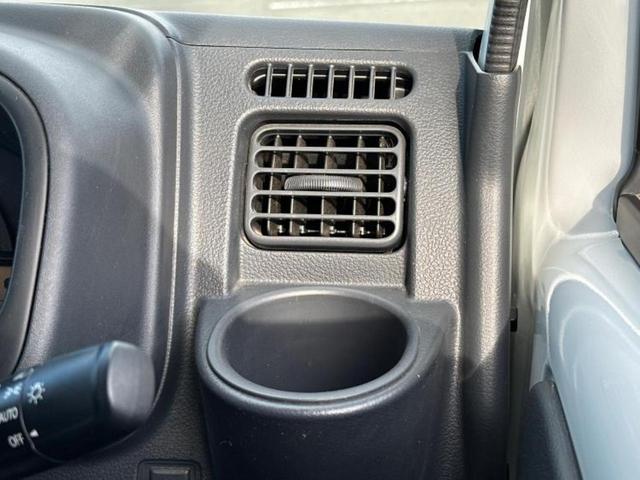 NT100クリッパートラック 4WD DXセーフティパッケージ 新品タイヤ/保証書/エマージェンシーブレーキ/車線逸脱防止支援システム/ABS/横滑り防止装置/エアバッグ 運転席/エアバッグ 助手席/パワーステアリング/オートライト/ハイビームアシスト 4WD(20枚目)