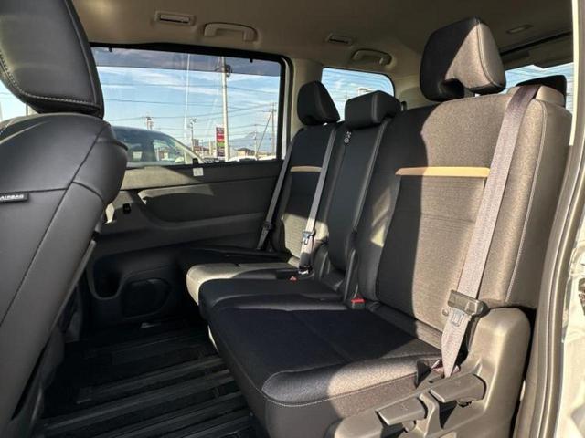 セレナ eパワーハイウェイスターV 純正 12.3インチ メモリーナビ/フリップダウンモニター 純正 11インチ/インテリジェントルームミラー/エマージェンシーブレーキ/両側電動スライドドア/アラウンドビューモニター 全周囲カメラ(8枚目)