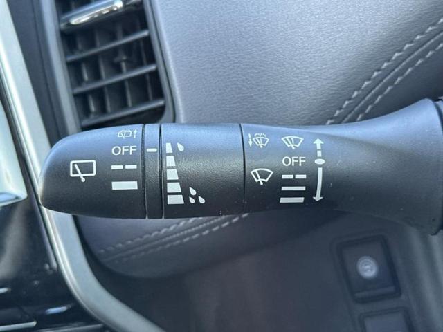 セレナ ハイウェイスターＶ　新品タイヤ／保証書／純正　ＳＤナビ／エマージェンシーブレーキ／両側電動スライドドア／車線逸脱防止支援システム／ドライブレコーダー　純正／ヘッドランプ　ＬＥＤ／ＵＳＢジャック／Ｂｌｕｅｔｏｏｔｈ接続（17枚目）