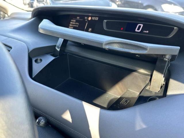 セレナ ハイウェイスターＶ　新品タイヤ／保証書／純正　ＳＤナビ／エマージェンシーブレーキ／両側電動スライドドア／車線逸脱防止支援システム／ドライブレコーダー　純正／ヘッドランプ　ＬＥＤ／ＵＳＢジャック／Ｂｌｕｅｔｏｏｔｈ接続（33枚目）