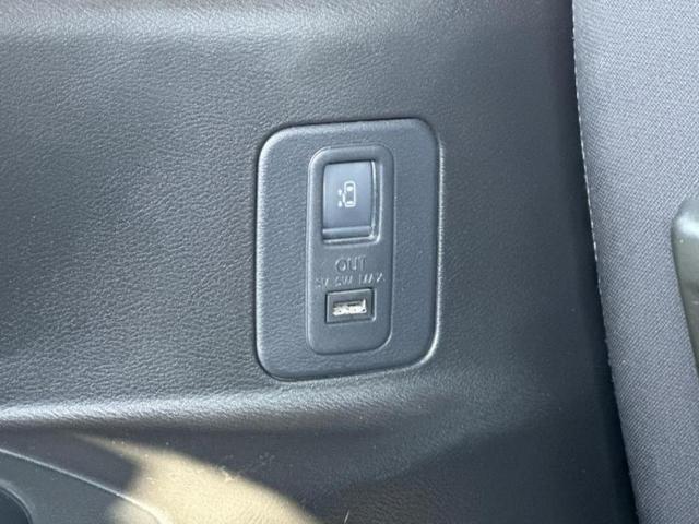 セレナ ハイウェイスターＶ　新品タイヤ／保証書／純正　ＳＤナビ／エマージェンシーブレーキ／両側電動スライドドア／車線逸脱防止支援システム／ドライブレコーダー　純正／ヘッドランプ　ＬＥＤ／ＵＳＢジャック／Ｂｌｕｅｔｏｏｔｈ接続（49枚目）