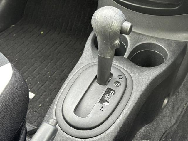 ノート Ｘ　新品タイヤ／保証書／純正　ＳＤナビ／エマージェンシーブレーキ／車線逸脱防止支援システム／Ｂｌｕｅｔｏｏｔｈ接続／ＥＴＣ／ＥＢＤ付ＡＢＳ／アイドリングストップ／フルセグＴＶ／エアバッグ　運転席（17枚目）