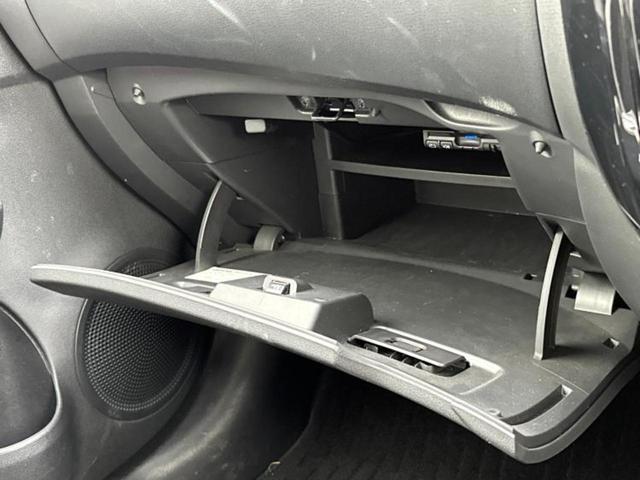 ノート Ｘ　新品タイヤ／保証書／純正　ＳＤナビ／エマージェンシーブレーキ／車線逸脱防止支援システム／Ｂｌｕｅｔｏｏｔｈ接続／ＥＴＣ／ＥＢＤ付ＡＢＳ／アイドリングストップ／フルセグＴＶ／エアバッグ　運転席（31枚目）