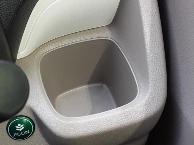 ＷＥＣＡＲＳでは各商談席に大型モニターをご用意しております！見やすい大画面でゆったりと全国の在庫をご覧いただけます！是非ご来店お待ちしております！