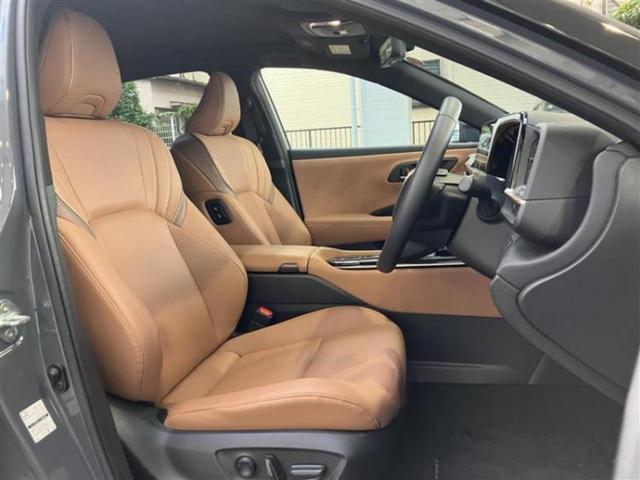 クラウンスポーツ 4WD Z サンルーフ/保証書/純正 12.3インチ メモリーナビ/デジタルインナーミラー/トヨタセーフティセンス/シートヒーター/全方位モニター/車線逸脱防止支援システム/シート フルレザー 革シート 4WD(5枚目)