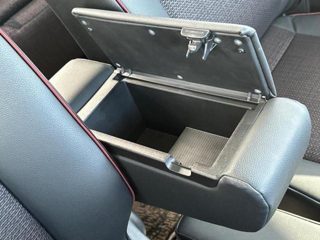 スペーシアカスタム ハイブリッドXS 新品タイヤ/保証書/純正 9インチ SDナビ/セーフティサポート(スズキ)/両側電動スライドドア/シートヒーター 前席/全方位モニター用カメラ/車線逸脱防止支援システム/シート ハーフレザー 禁煙車(35枚目)