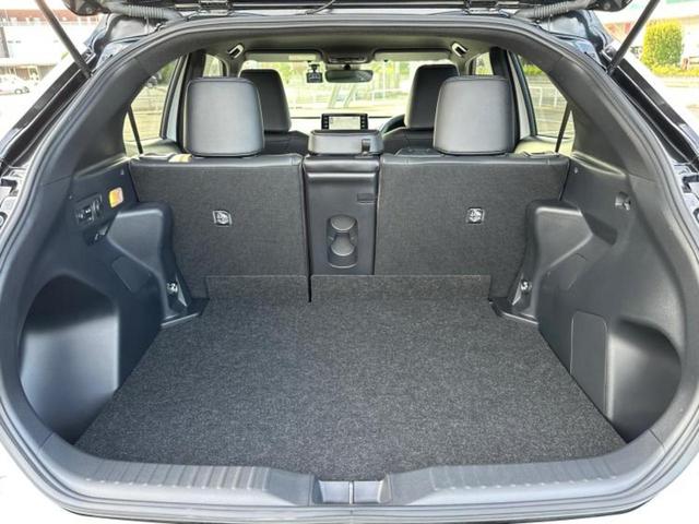 ヤリスクロス ハイブリッドZ 保証書/ディスプレイオーディオ+ナビ8インチ/トヨタセーフティセンス/シートヒーター 前席/パノラミックビューモニター/車線逸脱防止支援システム/シート ハーフレザー 衝突被害軽減システム 電動シート(8枚目)