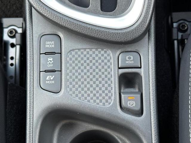 ヤリスクロス ハイブリッドZ 保証書/ディスプレイオーディオ+ナビ8インチ/トヨタセーフティセンス/シートヒーター 前席/パノラミックビューモニター/車線逸脱防止支援システム/シート ハーフレザー 衝突被害軽減システム 電動シート(25枚目)