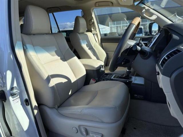 ランドクルーザープラド 4WD TZ-G 新品タイヤ/サンルーフ/保証書/純正 SDナビ/シートヒーター/シート フルレザー/ヘッドランプ LED/ETC/EBD付ABS/横滑り防止装置/フルセグTV/エアバッグ 運転席 革シート 電動シート(5枚目)