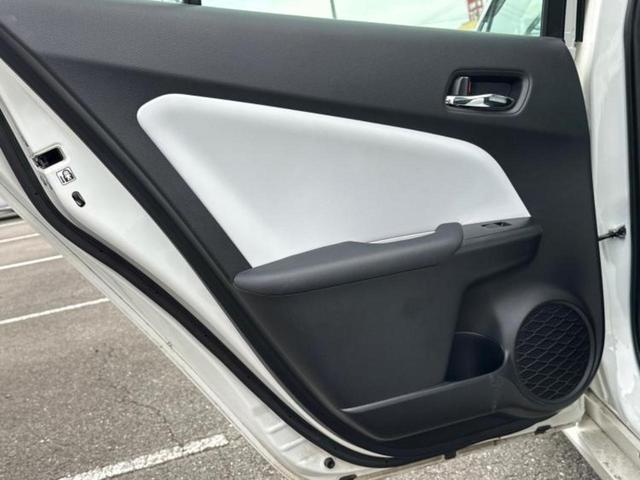 プリウス Aプレミアム 新品タイヤ/保証書/純正 9インチ SDナビ/衝突安全装置/シートヒーター/車線逸脱防止支援システム/シート 合皮/パーキングアシスト バックガイド/パーキングアシスト 自動操舵 衝突被害軽減システム(22枚目)