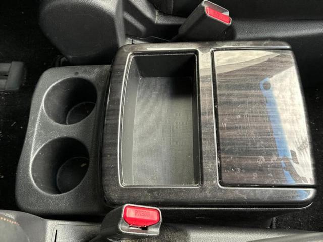 エルグランド ハイウェイスターS 純正 9インチ SDナビ/フリップダウンモニター/両側電動スライドドア/シート ハーフレザー/ドライブレコーダー 社外/ヘッドランプ HID/Bluetooth接続/ETC/EBD付ABS 禁煙車(32枚目)