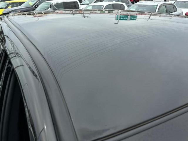 ハリアーハイブリッド ４ＷＤプレミアム　新品タイヤ／保証書／社外　９インチ　ＳＤナビ／フリップダウンモニター　社外　９インチ／トヨタセーフティセンス／車線逸脱防止支援システム／シート　ハーフレザー　衝突被害軽減システム　バックカメラ　４ＷＤ（47枚目）