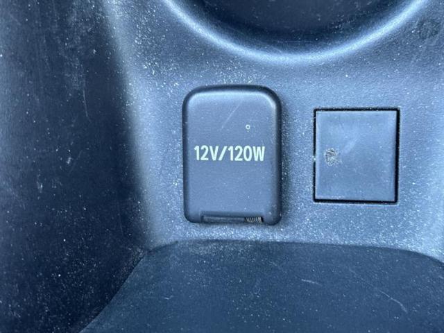 プリウス S 新品タイヤ/保証書/純正 SDナビ/トヨタセーフティセンス/車線逸脱防止支援システム/ドライブレコーダー 純正/ヘッドランプ LED/Bluetooth接続/ETC/EBD付ABS/横滑り防止装置(33枚目)