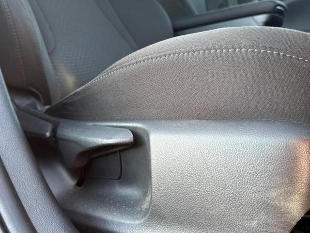 プリウス S 新品タイヤ/保証書/純正 SDナビ/トヨタセーフティセンス/車線逸脱防止支援システム/ドライブレコーダー 純正/ヘッドランプ LED/Bluetooth接続/ETC/EBD付ABS/横滑り防止装置(39枚目)