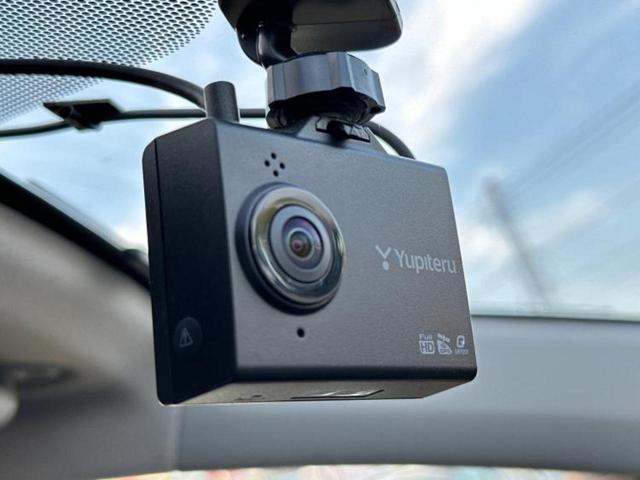 ＷＥＣＡＲＳでは各商談席に大型モニターをご用意しております！見やすい大画面でゆったりと全国の在庫をご覧いただけます！是非ご来店お待ちしております！