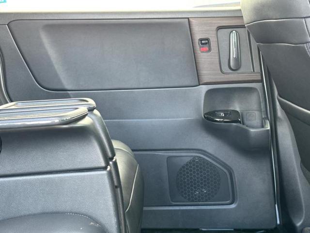 ＷＥＣＡＲＳでは各商談席に大型モニターをご用意しております！見やすい大画面でゆったりと全国の在庫をご覧いただけます！是非ご来店お待ちしております！