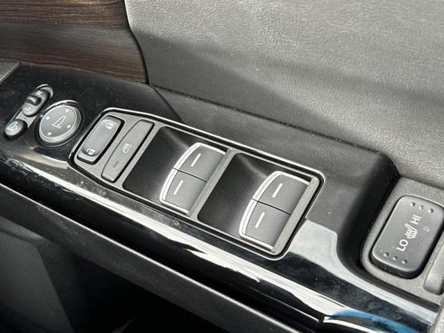 全国に店舗を展開しているのでどこでもお取り寄せが可能です！この車が気になるけど遠方だから・・・と諦める必要はありません！※別途陸送費が必要です。