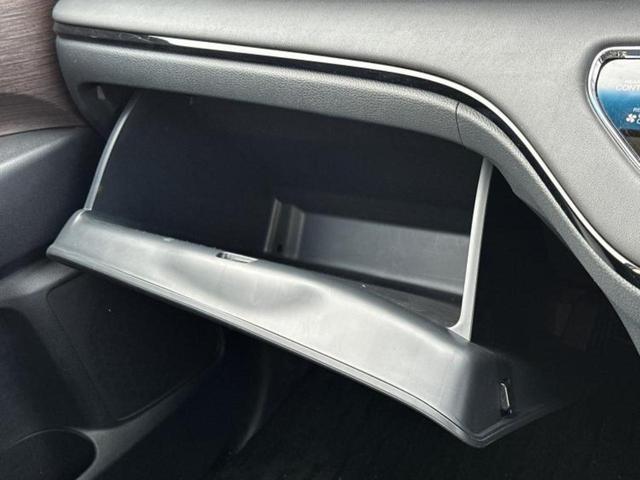 ＷＥＣＡＲＳでは各商談席に大型モニターをご用意しております！見やすい大画面でゆったりと全国の在庫をご覧いただけます！是非ご来店お待ちしております！