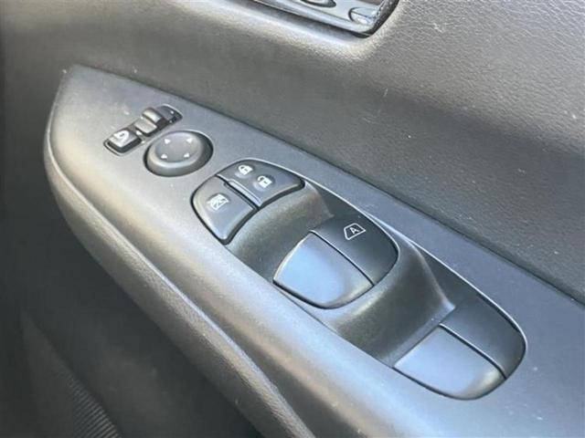 セレナ ハイウェイスター　社外　ＳＤナビ／インテリジェントルームミラー／エマージェンシーブレーキ／両側電動スライドドア／アラウンドビューモニター／車線逸脱防止支援システム／プロパイロット／ドライブレコーダー　前後　全周囲カメラ（18枚目）