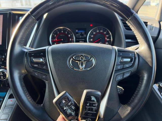 アルファード Ｓタイプゴールド　新品タイヤ／保証書／ディスプレイオーディオ＋ナビ９インチ／フリップダウンモニター　純正　１２．１インチ／デジタルインナーミラー／衝突安全装置／両側電動スライドドア／車線逸脱防止支援システム　ドラレコ（15枚目）