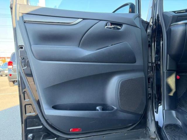 アルファード Ｓタイプゴールド　新品タイヤ／保証書／ディスプレイオーディオ＋ナビ９インチ／フリップダウンモニター　純正　１２．１インチ／デジタルインナーミラー／衝突安全装置／両側電動スライドドア／車線逸脱防止支援システム　ドラレコ（24枚目）