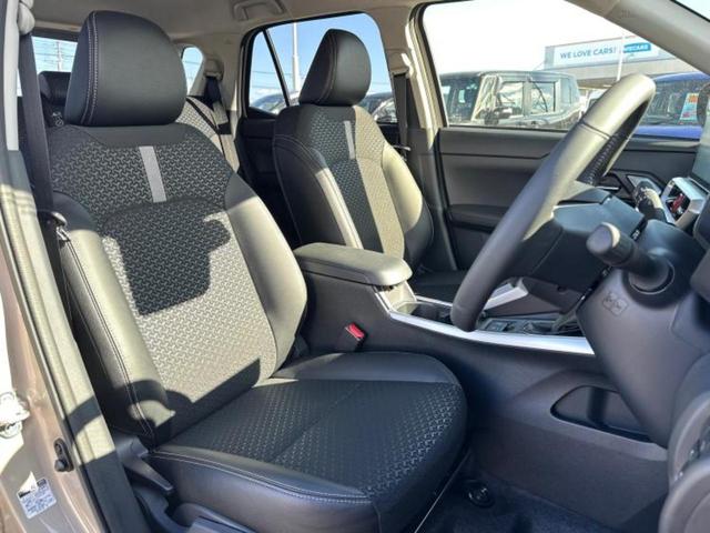 ロッキー プレミアムＧ　保証書／ディスプレイオーディオ９インチ／スマートアシスト（トヨタ・ダイハツ）／シートヒーター　前席／パノラマモニター／車線逸脱防止支援システム／登録済未使用車／ヘッドランプ　ＬＥＤ　全周囲カメラ　ＴＶ（4枚目）