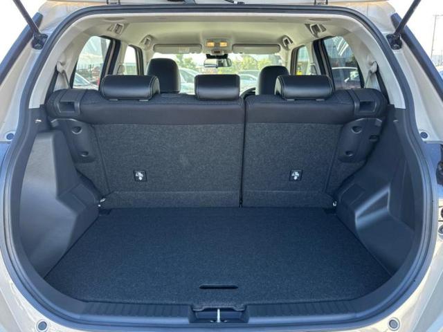 ロッキー プレミアムＧ　保証書／ディスプレイオーディオ９インチ／スマートアシスト（トヨタ・ダイハツ）／シートヒーター　前席／パノラマモニター／車線逸脱防止支援システム／登録済未使用車／ヘッドランプ　ＬＥＤ　全周囲カメラ　ＴＶ（8枚目）