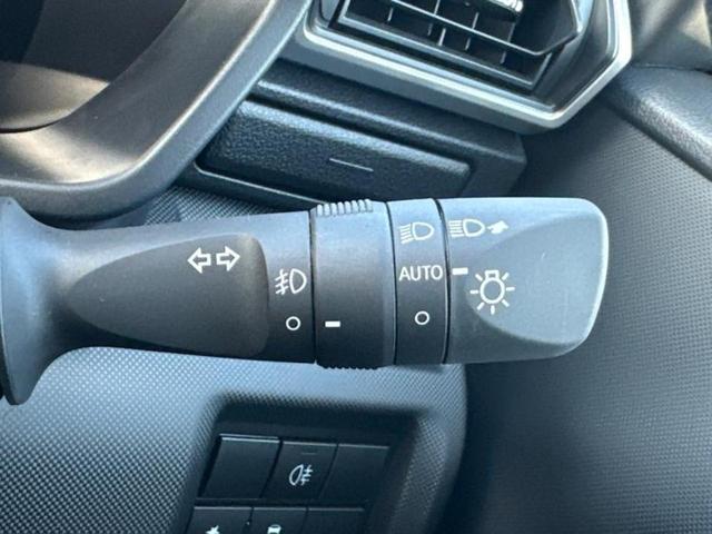 ロッキー プレミアムＧ　保証書／ディスプレイオーディオ９インチ／スマートアシスト（トヨタ・ダイハツ）／シートヒーター　前席／パノラマモニター／車線逸脱防止支援システム／登録済未使用車／ヘッドランプ　ＬＥＤ　全周囲カメラ　ＴＶ（15枚目）